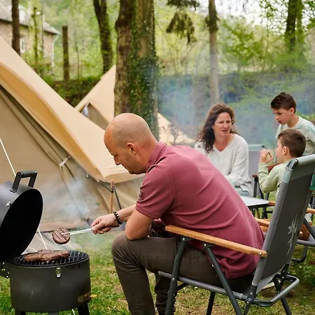 Lüks kamp alanı Tipi Tent In De Ardennen Rendeux